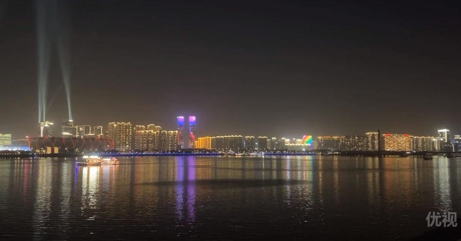 光影之舞:杭州优视LED显示屏的科技美学革命